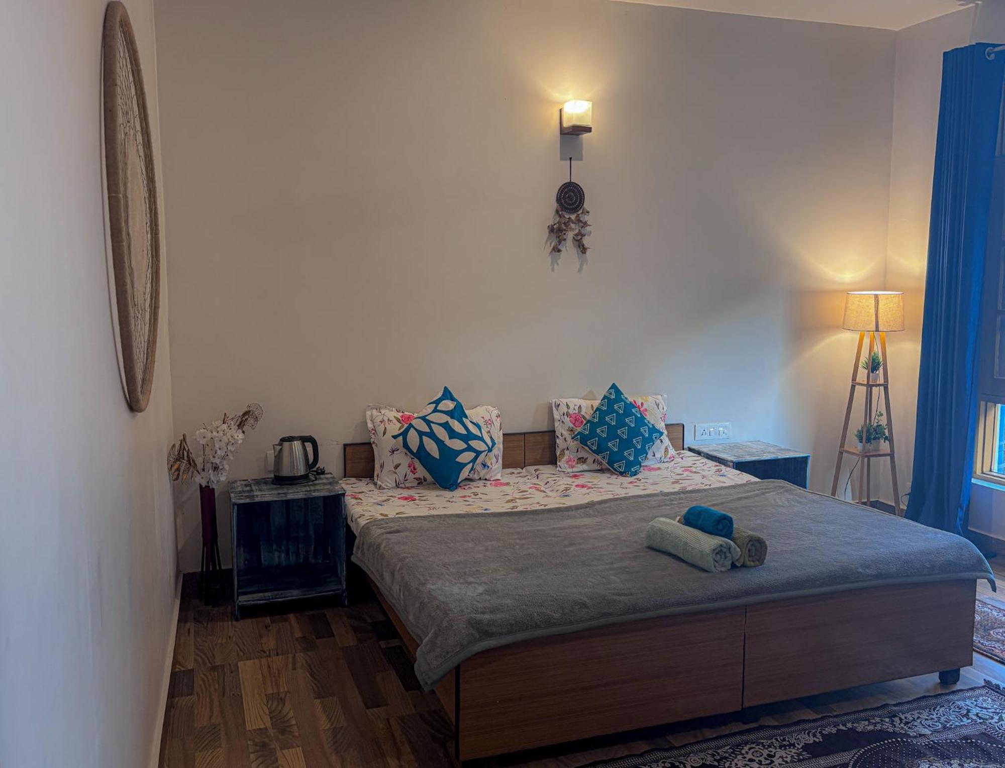 The Void - Dharamkot Apartment Dharamshala Room photo